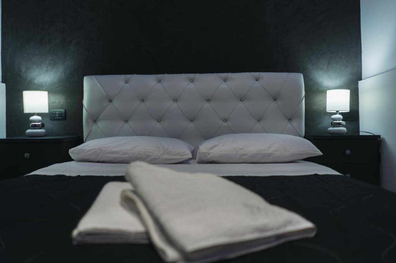 Dl Luxury B&B Napoli Bagian luar foto